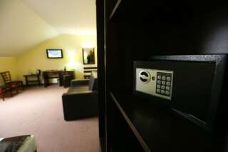 Отель Home Hotel Буковель Двухместный номер с 1 кроватью или 2 отдельными кроватями - Мансарда-5